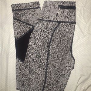 Lululemon cropped leggings 4